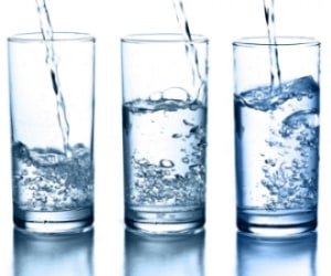 Les raisons pour lesquelles nous devons boire plus d’eau