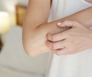 L’eau douce peut-elle aider la peau sèche en hiver ?