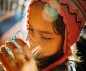 Retour à l’école : L’eau dure nuit-elle à la santé de votre enfant ?